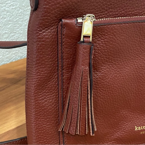 KATE SPADE Port Brown Leather On Purpose Zip Pocket Crossbody Bag - Picture 11 of 16